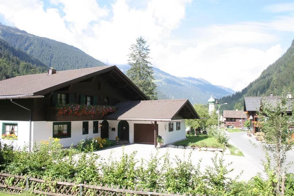 Landhaus Heidi Partenen Buitenkant foto